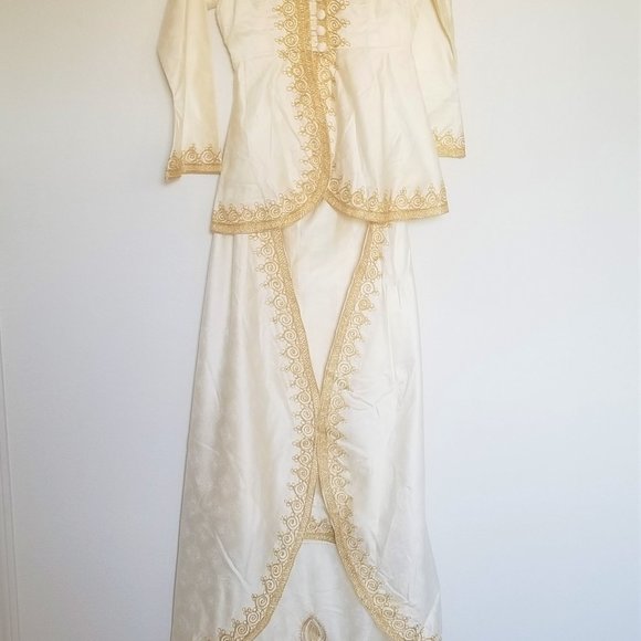 Custom Made African Wedding Dress - Picture 7 of 10